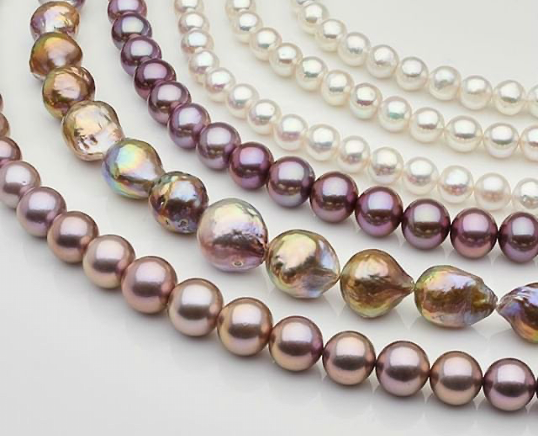 Exotic freshwater pearls with natural colors and round and baroque shapes