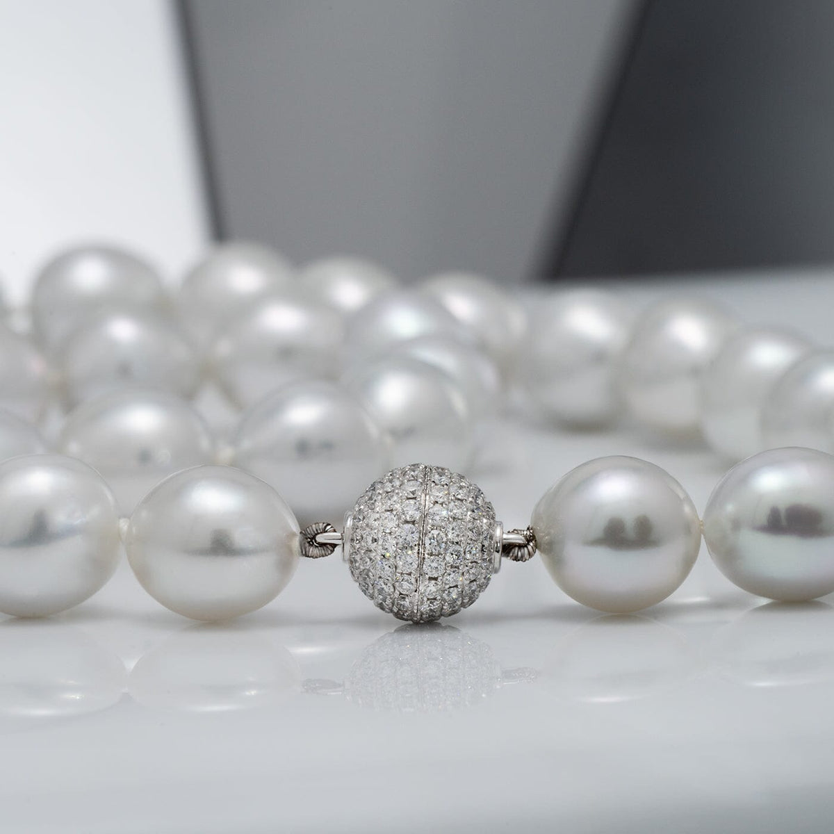18K white gold diamond clasp (126 diamonds, 1.11 ctw)