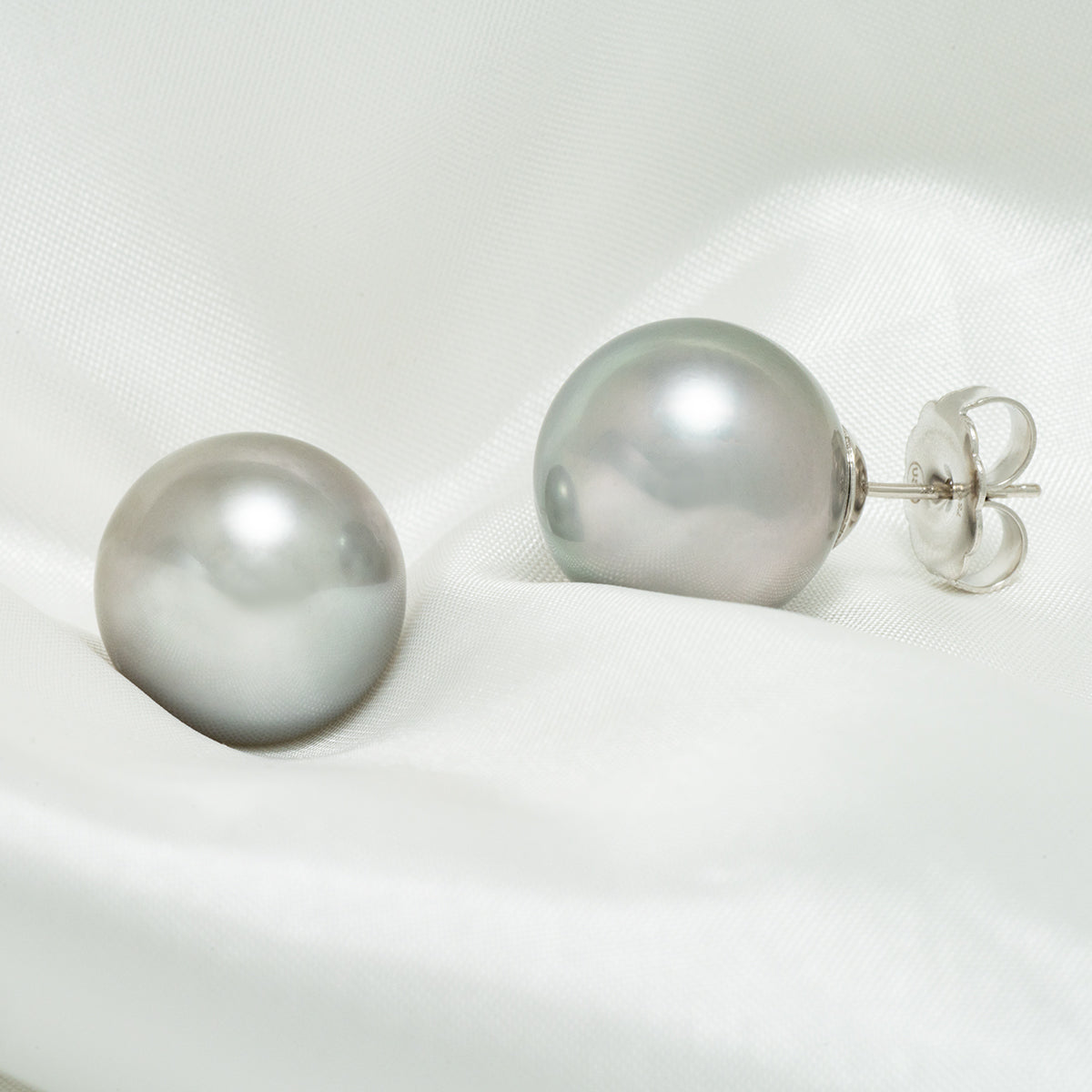 15.0-16.0 mm Tahitian Pearl Stud Earrings