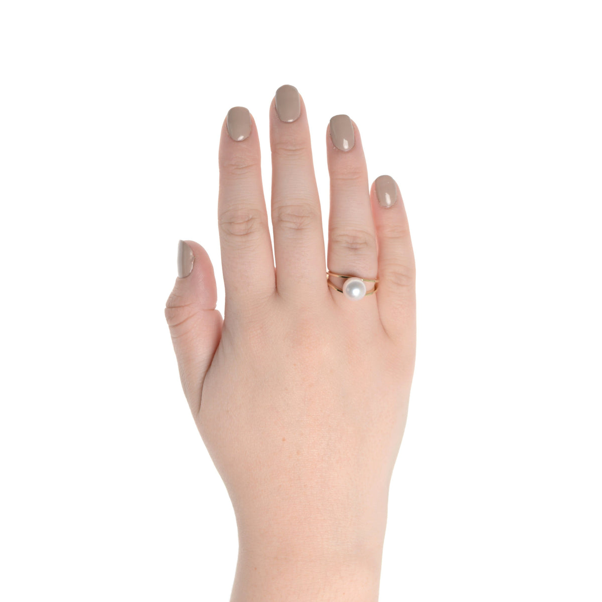 Bridge Collection 8.5-9.0 mm Akoya Pearl Ring yellow gold on hand