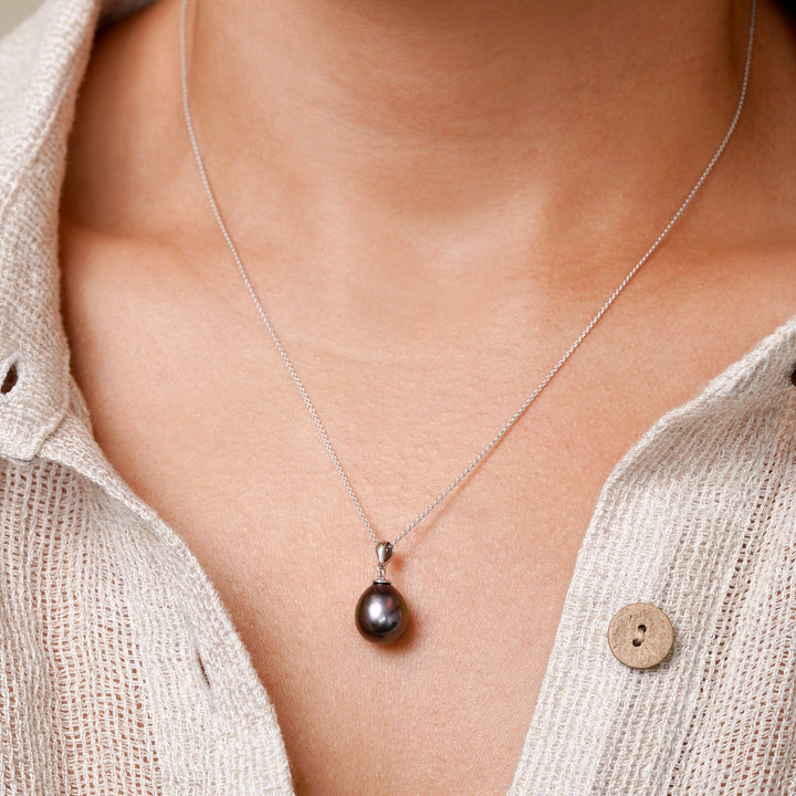Dew Collection 10.0-11.0 mm Tahitian Drop Pearl Adjustable Chain Pendant on model