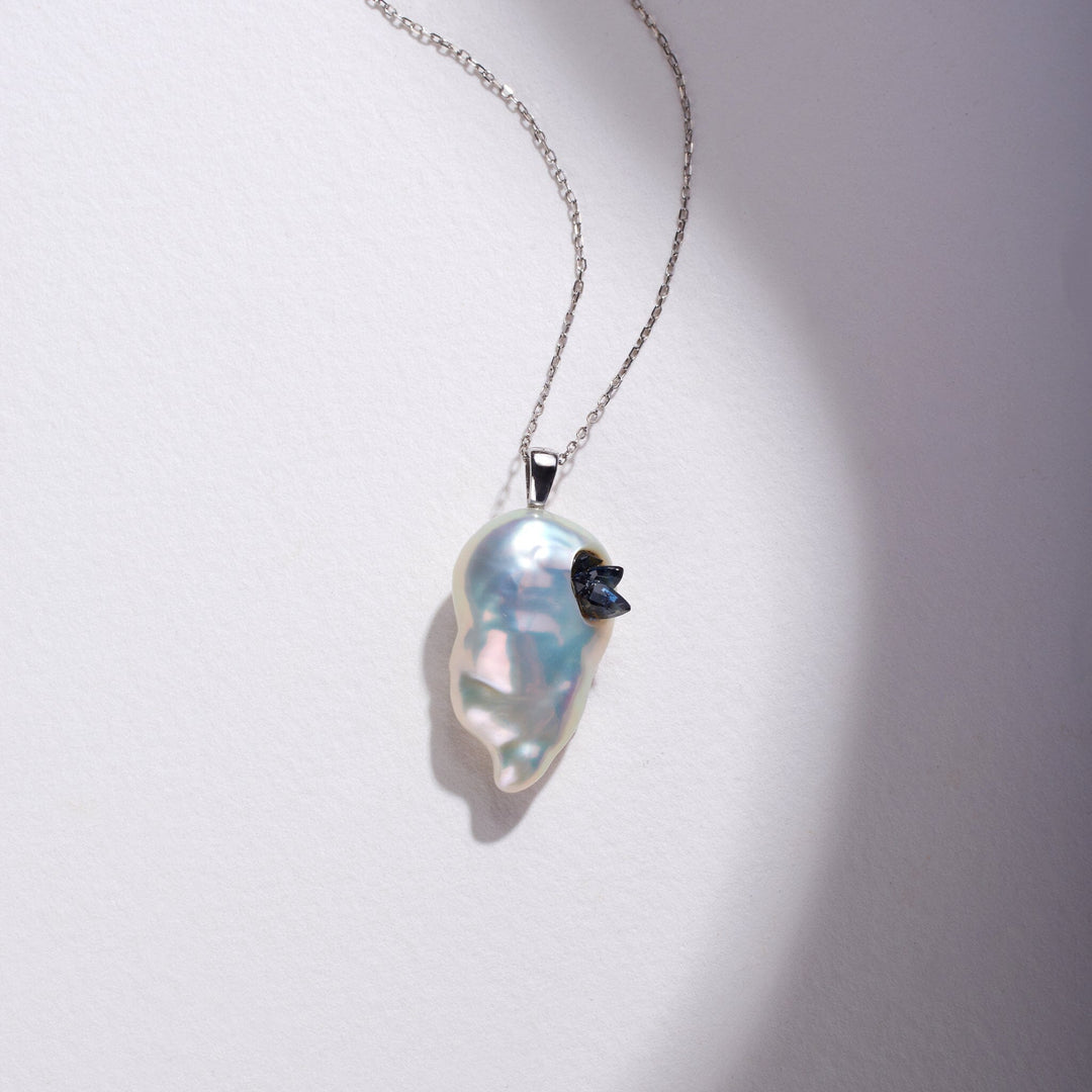 Freshwater Souffle Pearl Point Pendant with Blue Sapphire