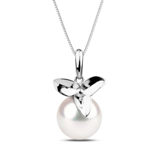 Blossom Collection 8.5-9.0 mm Akoya Pearl Pendant featuring a lustrous white akoya pearl accented with a polished 14K white gold floral-inspired setting on a delicate chain.