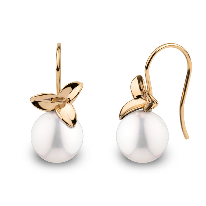 Elegant Floral design 14K gold earrings with an 8.5-9.0 mm White freshadama freshwater pearl. Yellow Gold.