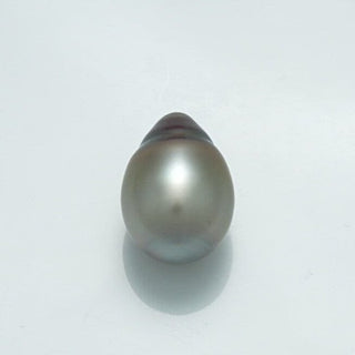 Single lustrous 14.9 x 10.6 mm Fijian Drop Pearl with smooth surface and subtle metallic sheen, ideal for elegant pearl jewelry designs.