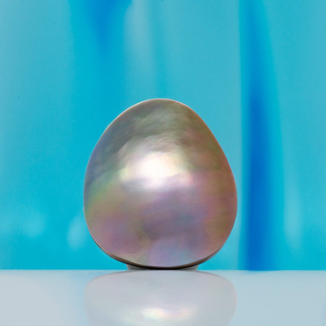 PC-22: 16.1 x 19.3 mm Natural Cortez Mabé Pearl