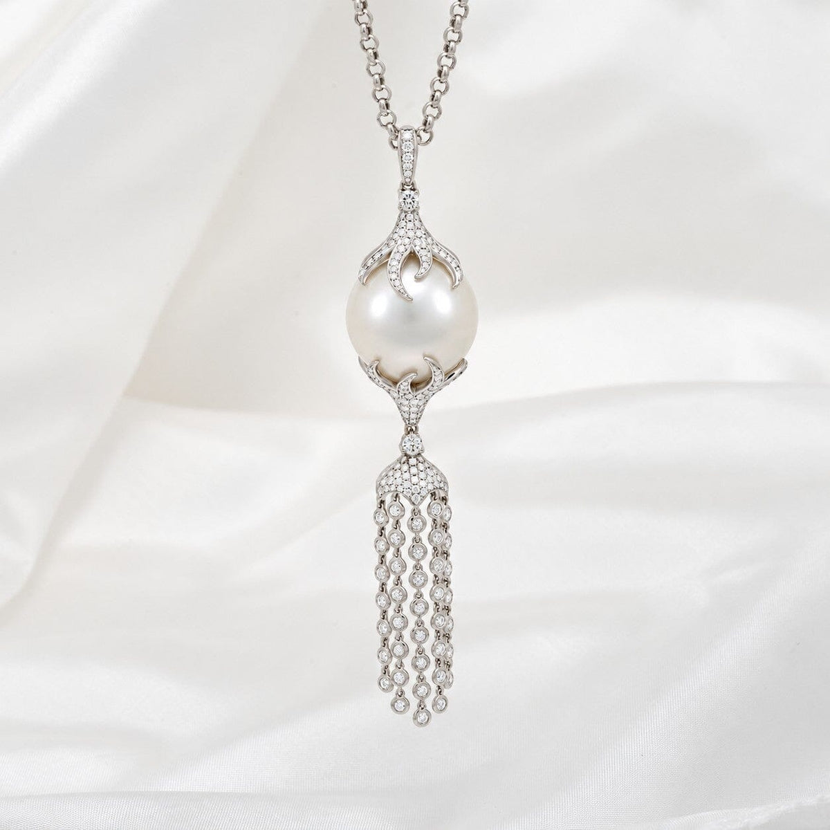 18.4 mm White South Sea Pearl and Diamond Pendant