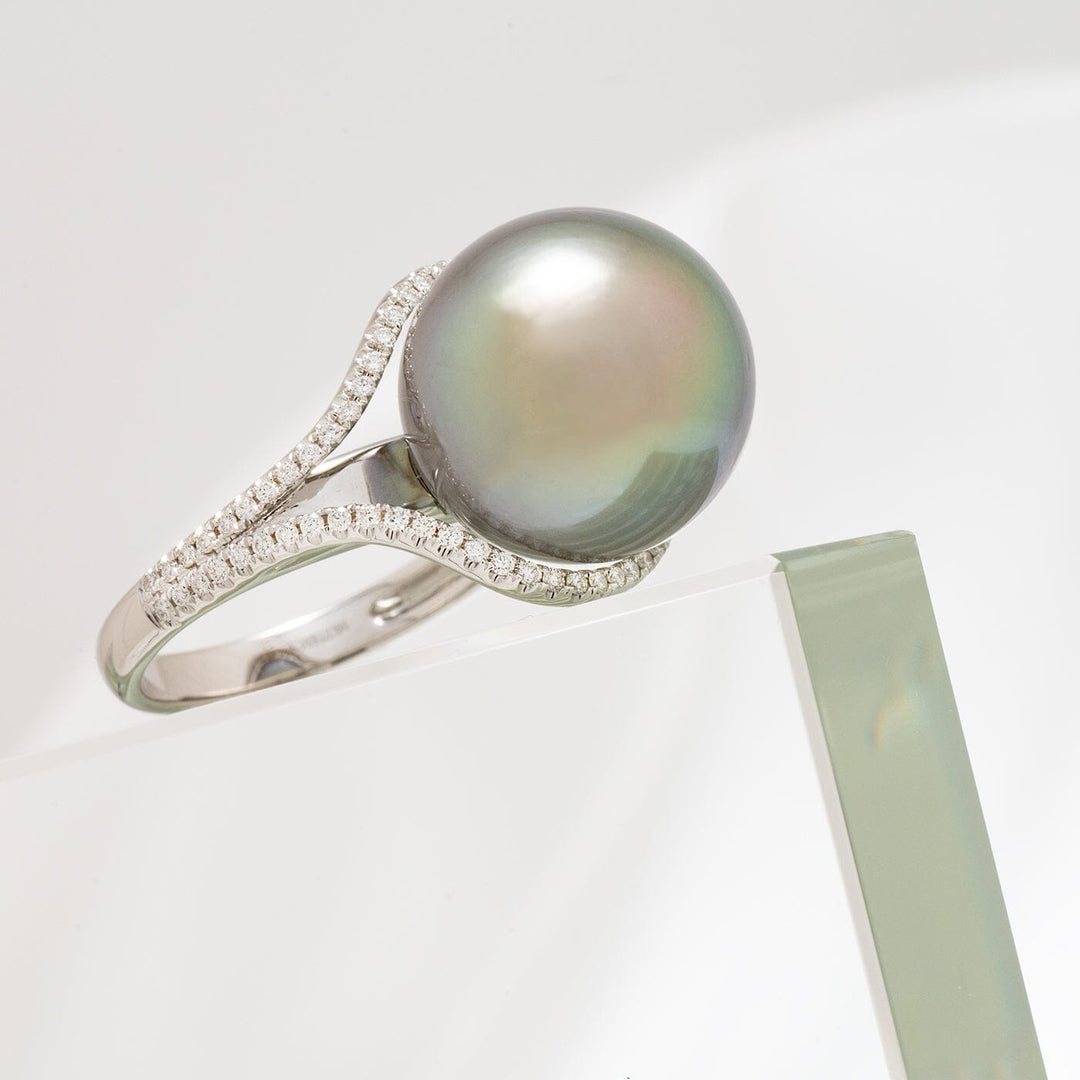 15.0 mm Tahitian Pearl and Diamond Ring