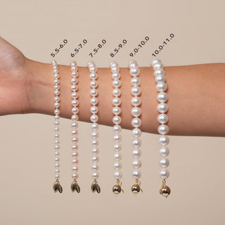 6.5-7.0 mm Multicolor Freshadama Pearl Bracelet displayed alongside other pearl bracelets of varying sizes from 5.5 mm to 11.0 mm, showing subtle color and size differences.