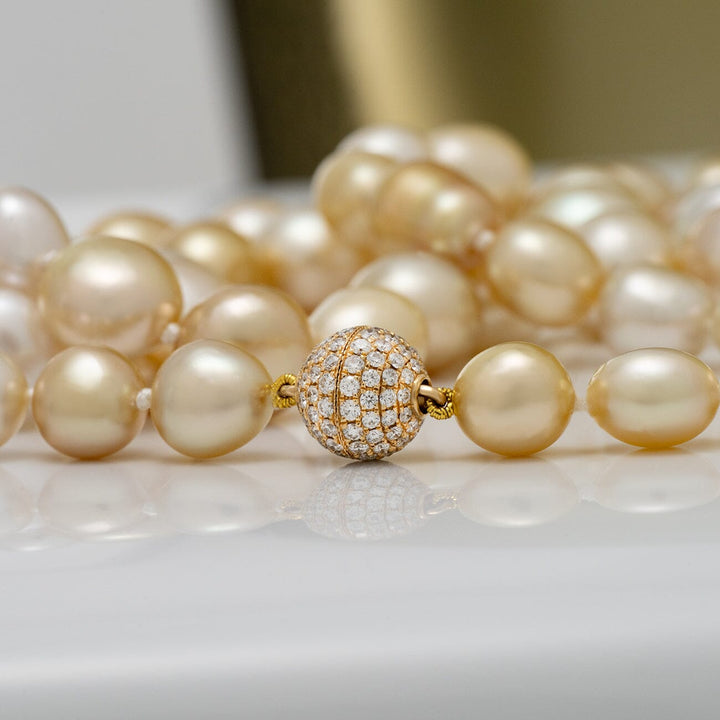 18K yellow gold diamond clasp (112 diamonds, 0.84 ctw)