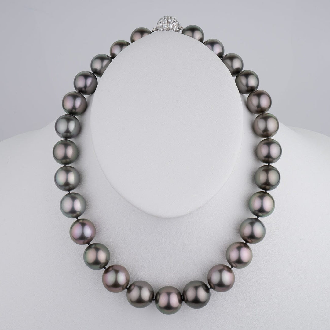 15.0–17.1 mm round Tahitian pearl and diamond necklace on bust