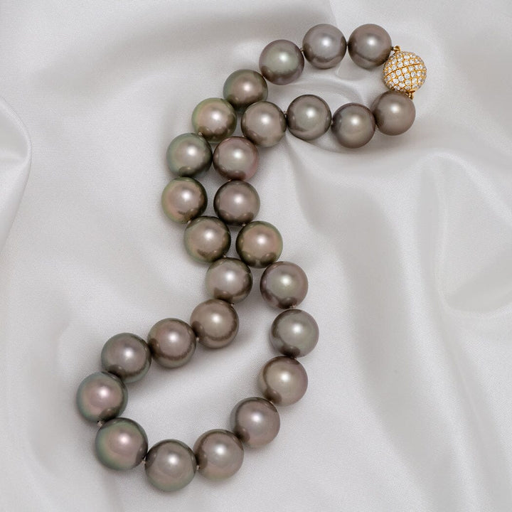 14.1–14.9 mm round Tahitian pearl and diamond necklace