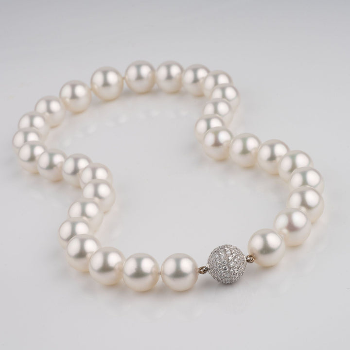 12.0 to 15.0mm White South Sea Round Pearl Necklace diamond clasp layout