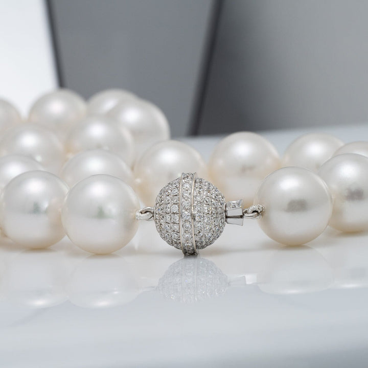 18K white gold diamond clasp (145 diamonds, 1.45 ctw)