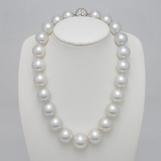 16.0-19.0 mm White South Sea Round Pearl Necklace on bust