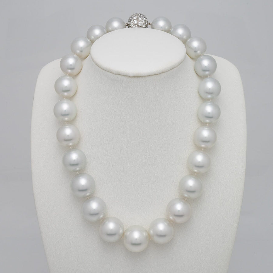16.0-19.0 mm White South Sea Round Pearl Necklace on bust