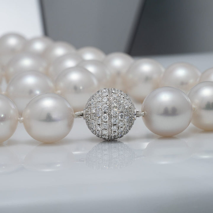 13.0-15.8 mm White South Sea Pearl Necklace on bust-Close up on clasp