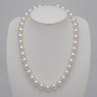 11.0–11.9 mm round white South Sea pearl necklace
35 round white South Sea pearls · 19.7 momme · approx. 17 inches
