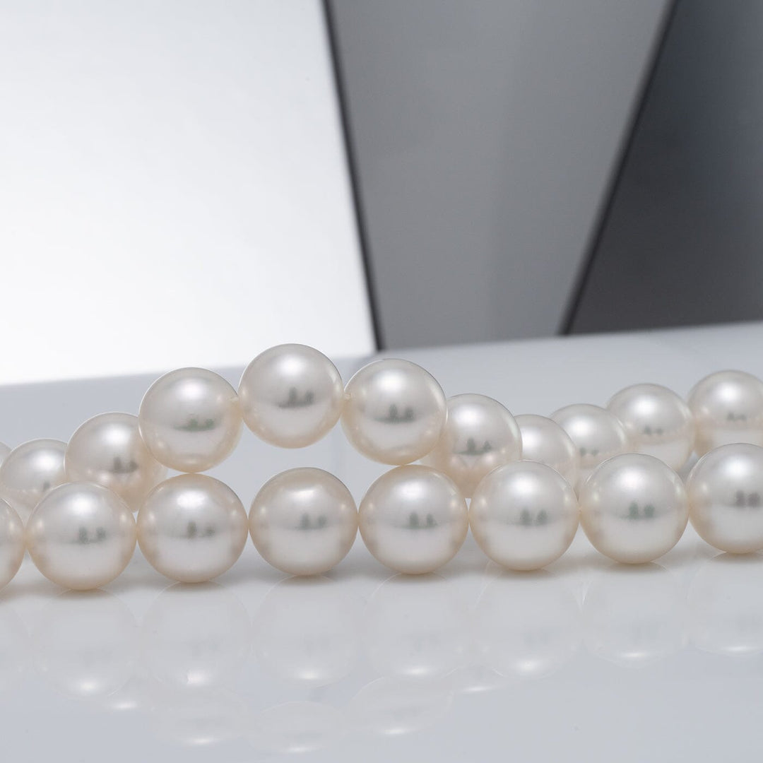 11.0–11.9 mm round white South Sea pearl necklace
35 round white South Sea pearls · 19.7 momme · approx. 17 inches