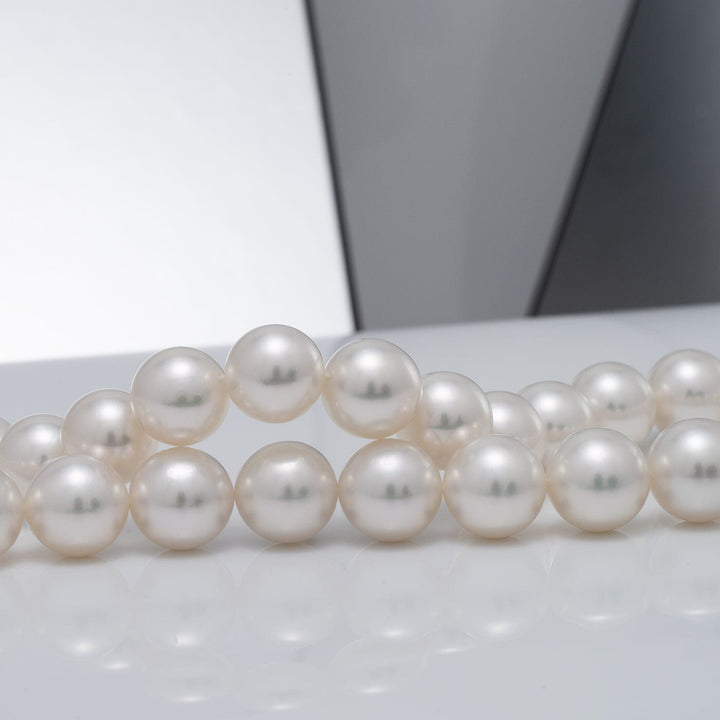 11.0–11.9 mm round white South Sea pearl necklace
35 round white South Sea pearls · 19.7 momme · approx. 17 inches