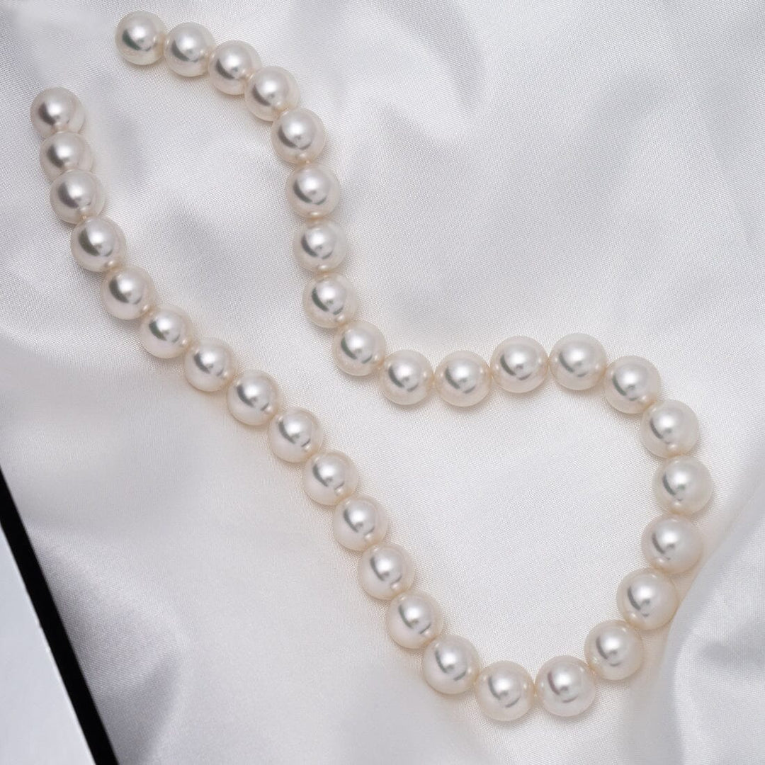 11.0–11.9 mm round white South Sea pearl necklace
35 round white South Sea pearls · 19.7 momme · approx. 17 inches