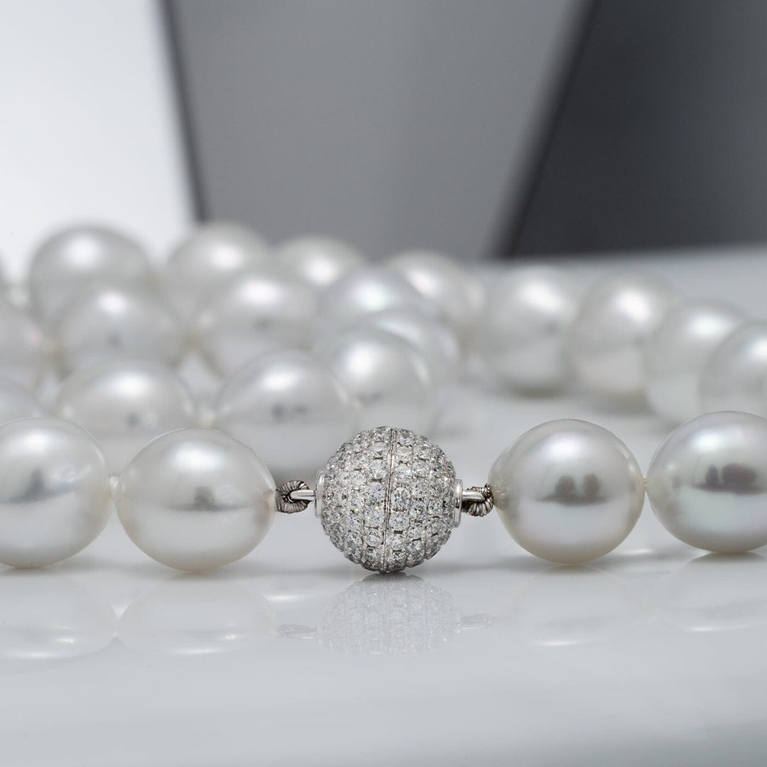18K white gold diamond clasp (126 diamonds, 1.11 ctw)