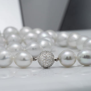 18K white gold diamond clasp (126 diamonds, 1.11 ctw)