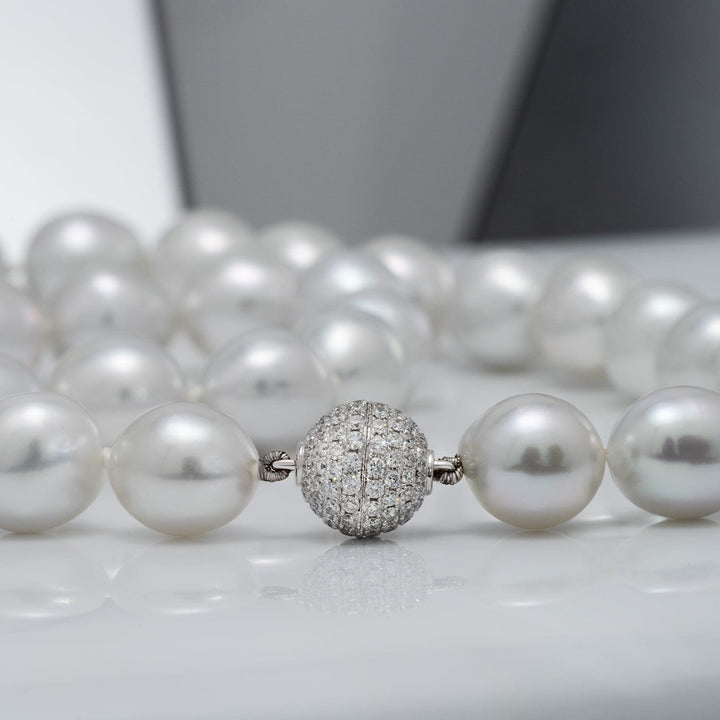 18K white gold diamond clasp (126 diamonds, 1.11 ctw)