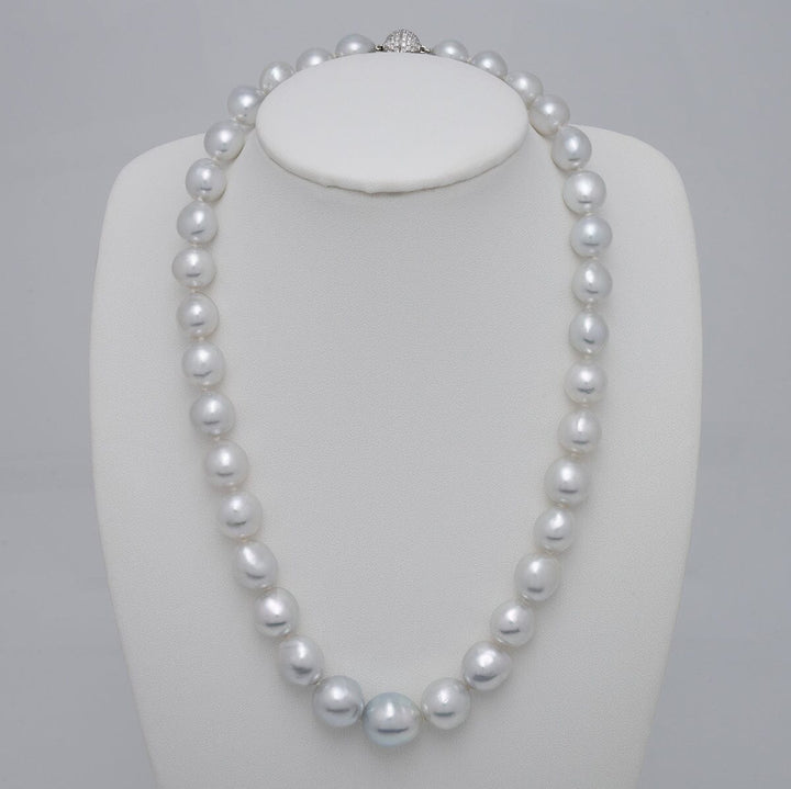 semi-baroque South Sea pearl necklace, 35 pearls 9.8–14.3 mm