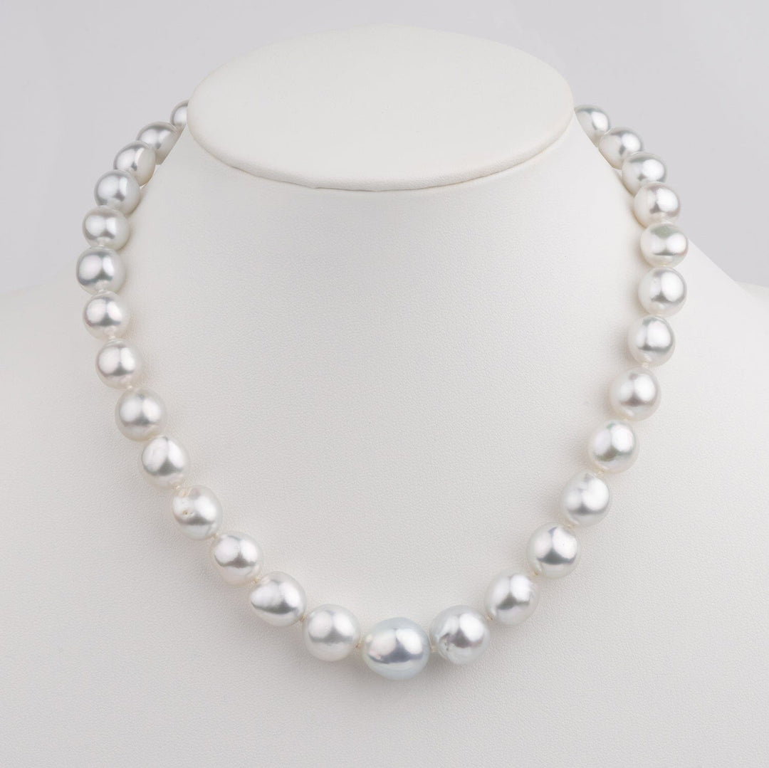 semi-baroque South Sea pearl necklace, 35 pearls 9.8–14.3 mm