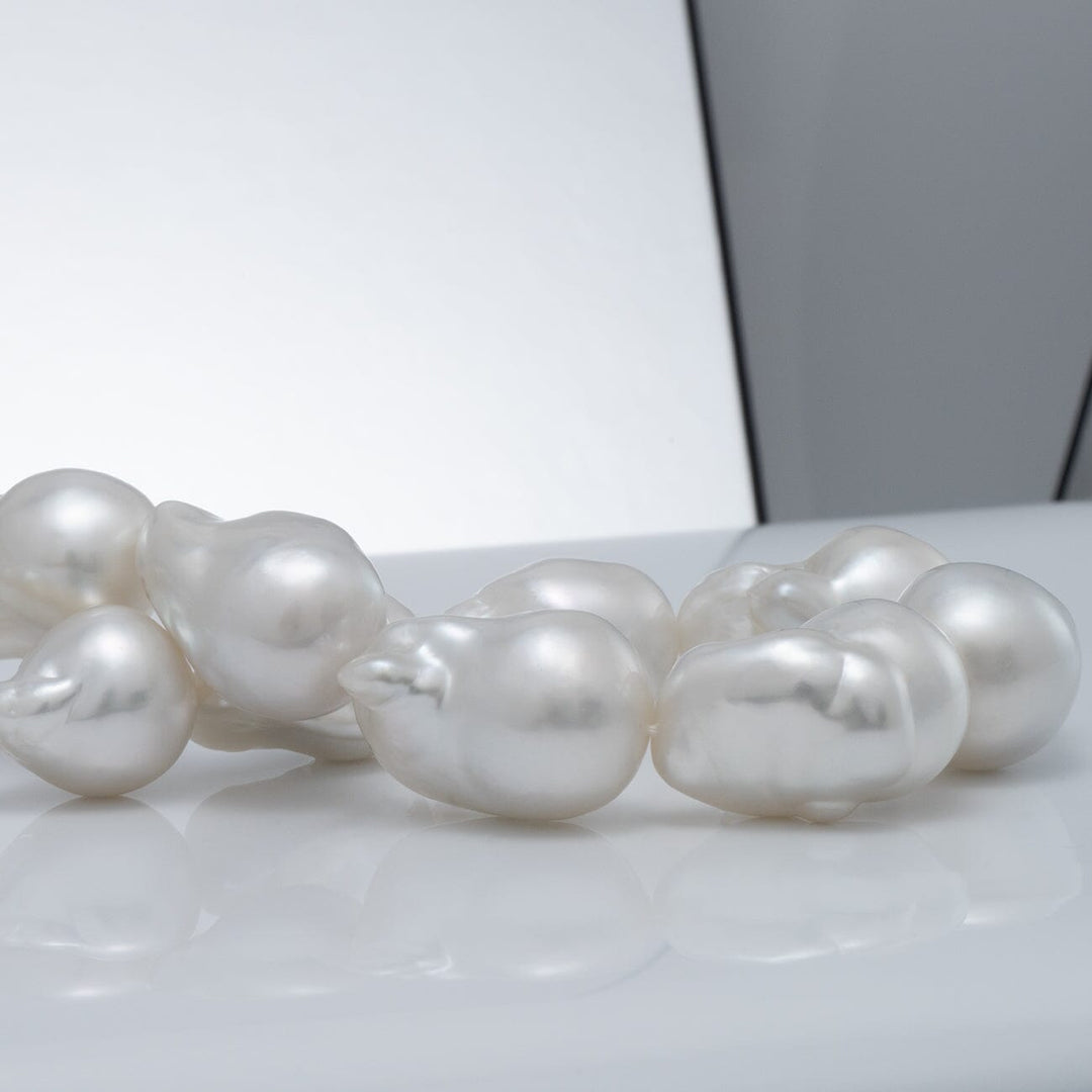 14.0-16.8 Baroque White South Sea Pearl Necklace