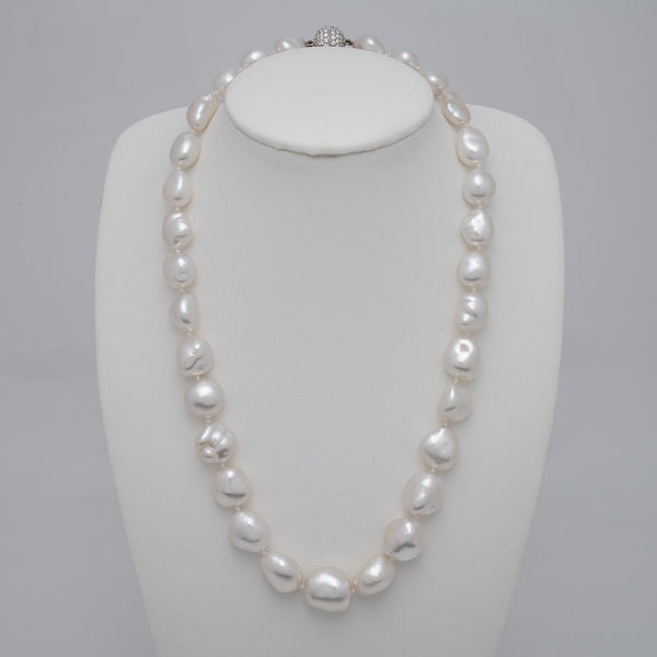 White South Sea Keshi Pearl Necklace, 31 pearls, 11.1–14.9 mm, 19.9 momme on bust