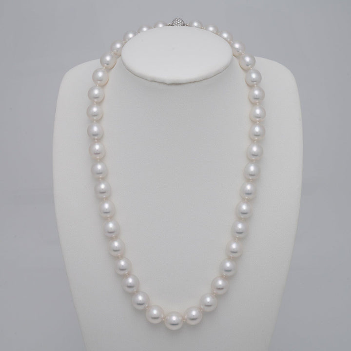 9.2–11.7 mm oval South Sea pearl and diamond necklace on bust