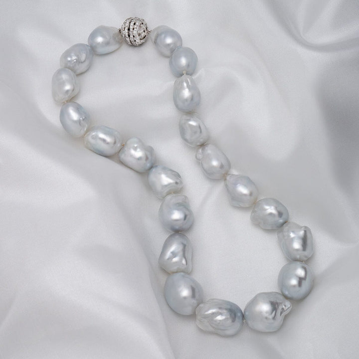 14.0–20.7 mm baroque South Sea pearl and diamond necklace
