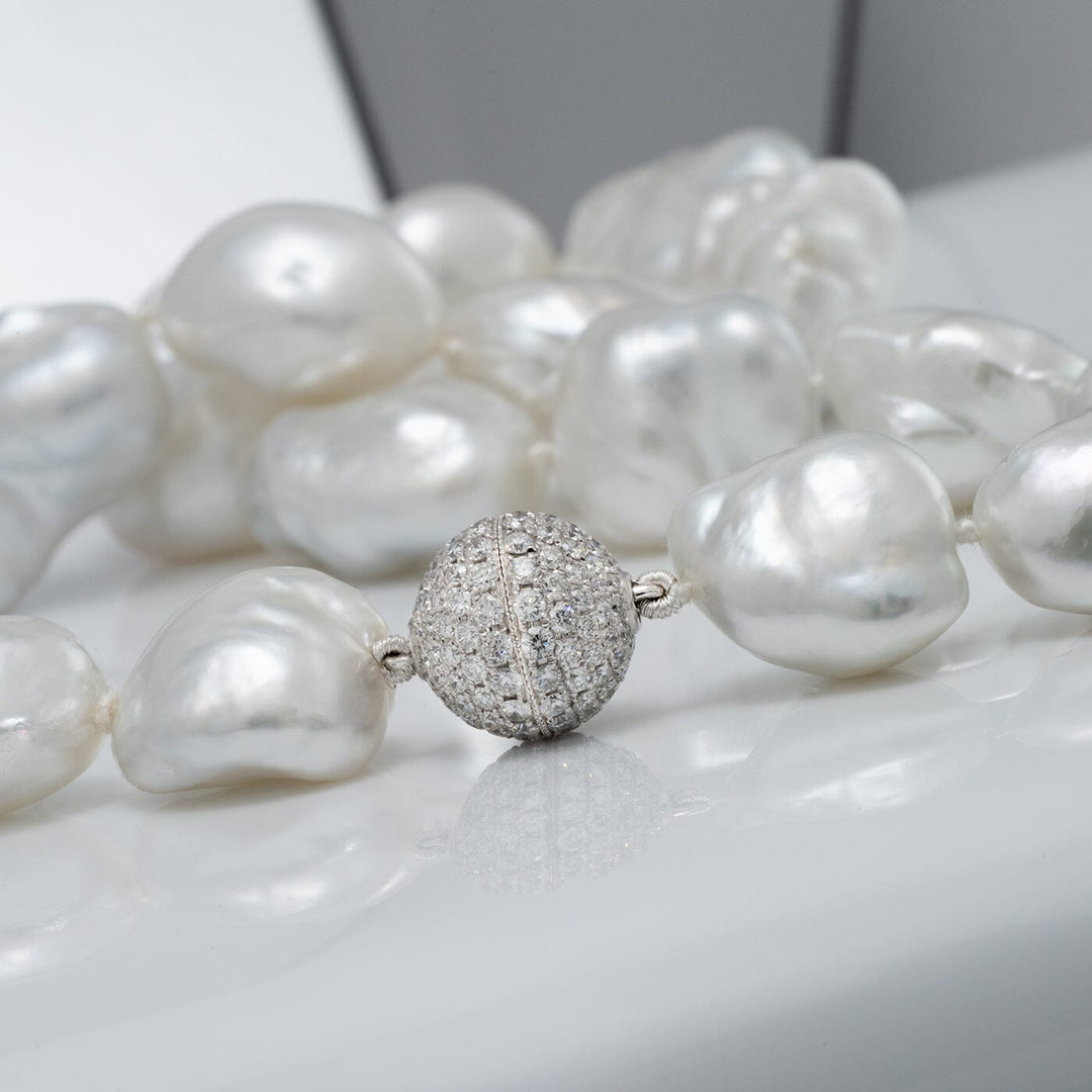 Keshi South Sea Cultured Pearl Necklace, 21 Pearls, 14.16 to 18.87mm, with 18K WG & diamond Clasp 