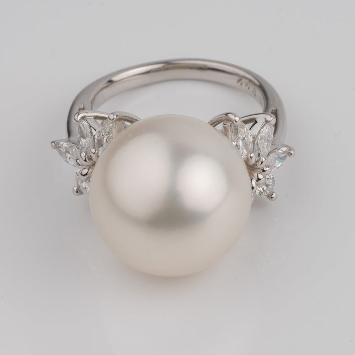 SU-30: 15.3 mm White South Sea Pearl and 0.92 ct Diamond Ring, Sz 6, Platinum