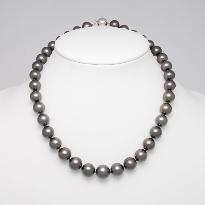 10.2–12.7 mm AAA Dark Tahitian Round Pearl Necklace on bust