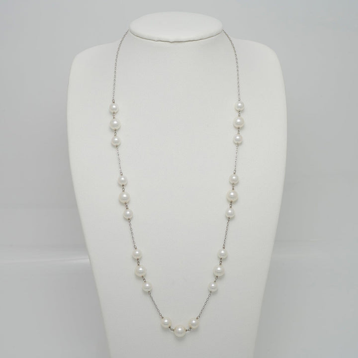 TC-26: 6.5-9.0 mm Hanadama Akoya Pearl Tin Cup Necklace
