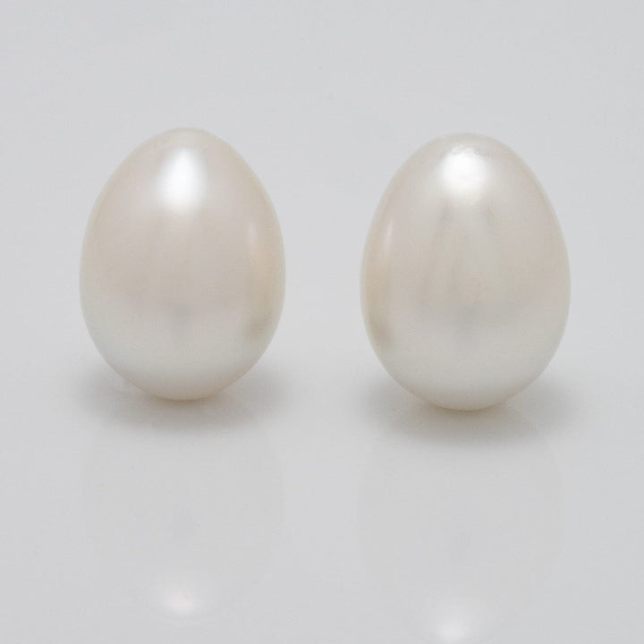 10 x 13.5 mm Tear Drop White South Sea Pair
