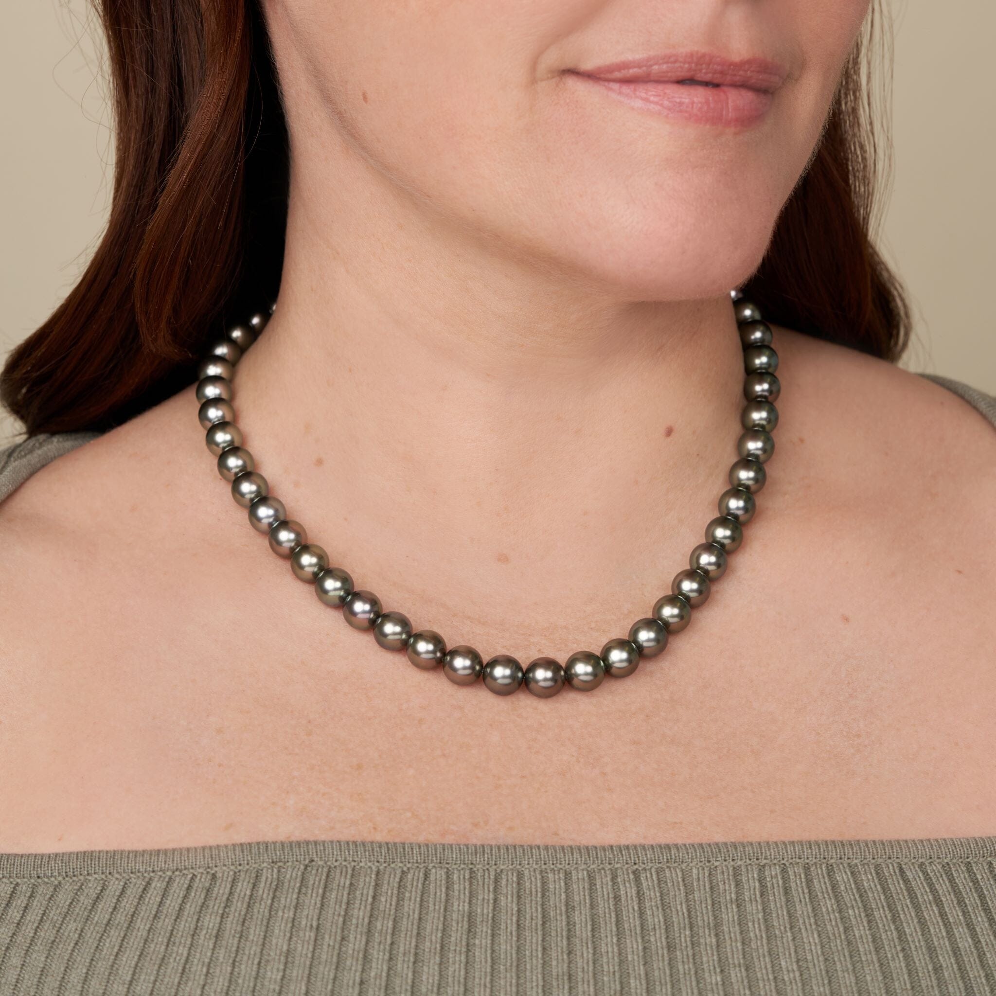 18-inch 9.0-9.9 mm AA+/AAA Round Tahitian Pearl Necklace