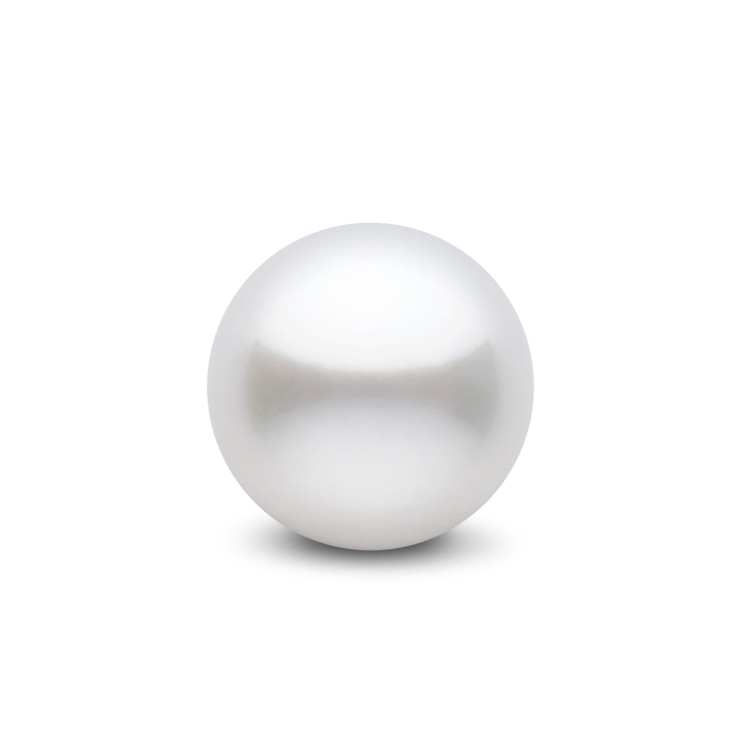 Image of a fine quality white South Sea pearl