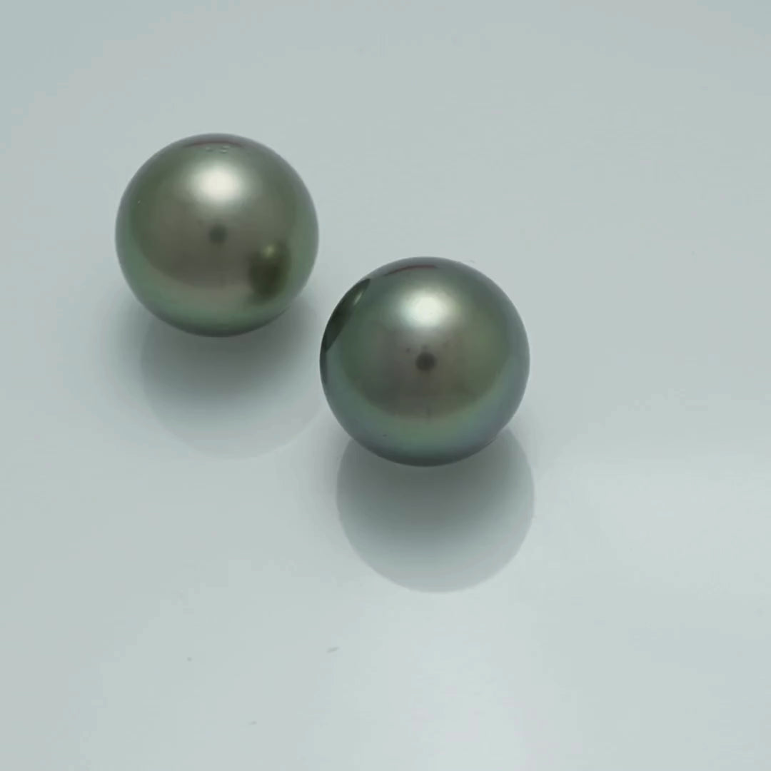 13.0 x 13.0 mm and 13.0 x 13.0 mm Fijian Round Pearl Pair