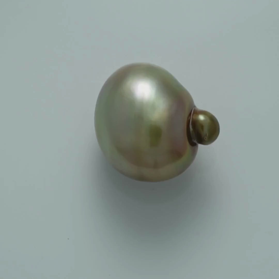 18.1 x 14.1 x 18.8 mm Fijian Baroque Pearl