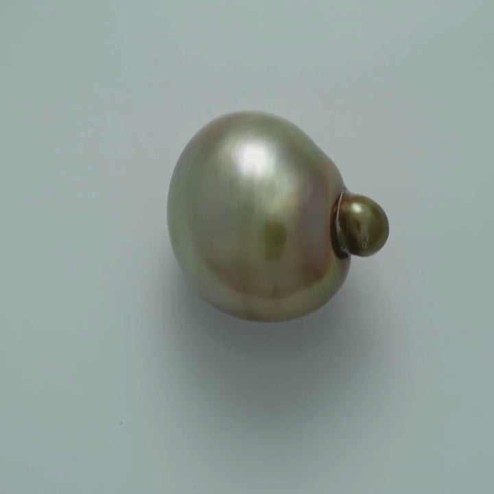 18.1 x 14.1 x 18.8 mm Fijian Baroque Pearl