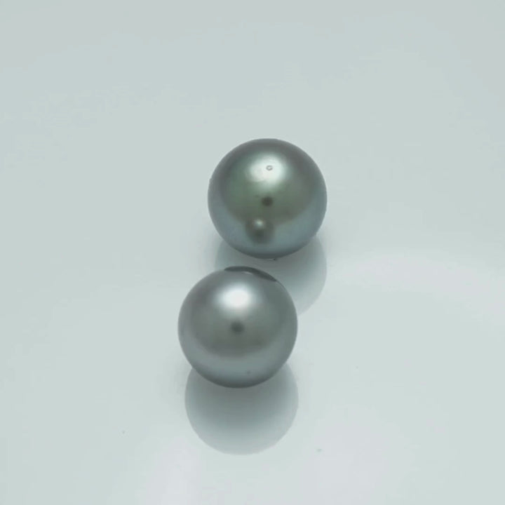 9.5 x 9.5 mm and 9.3 x 9.4 mm Fijian Round Pearl Pair