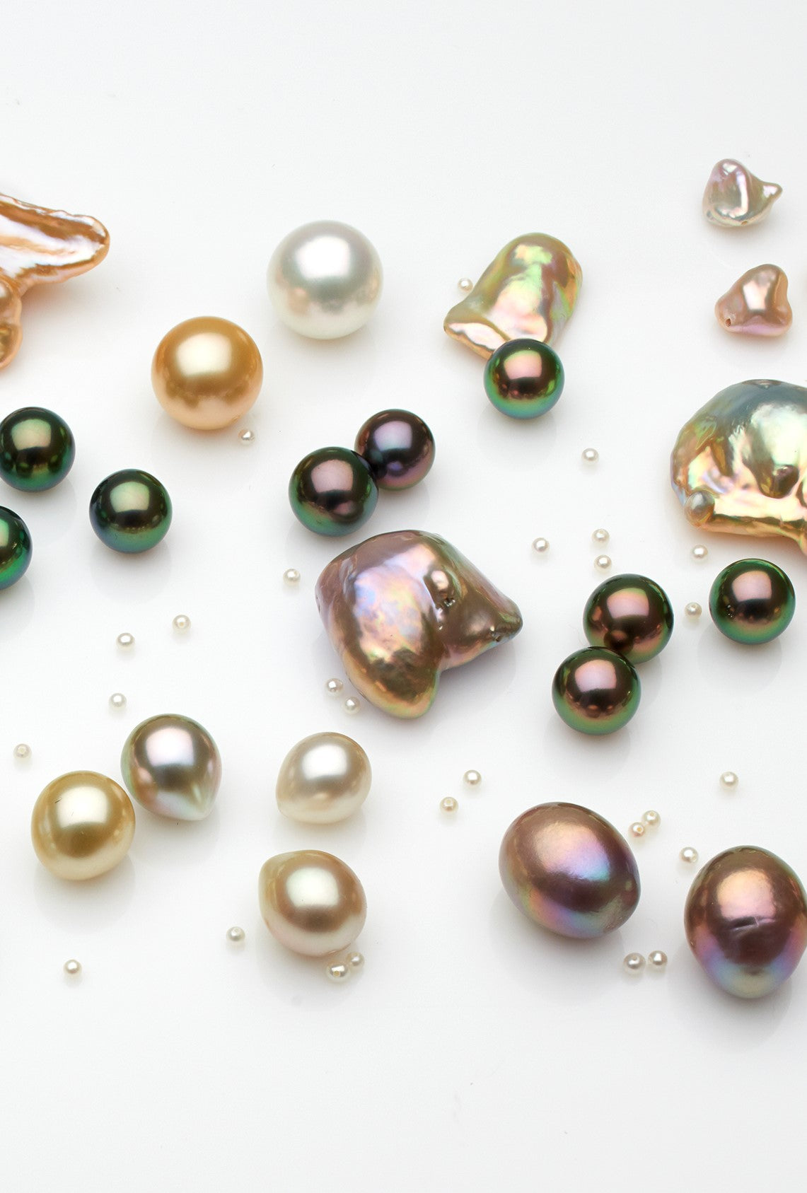 Different types of pearls, Tahitians, South Sea, akoya and some rare freshwater