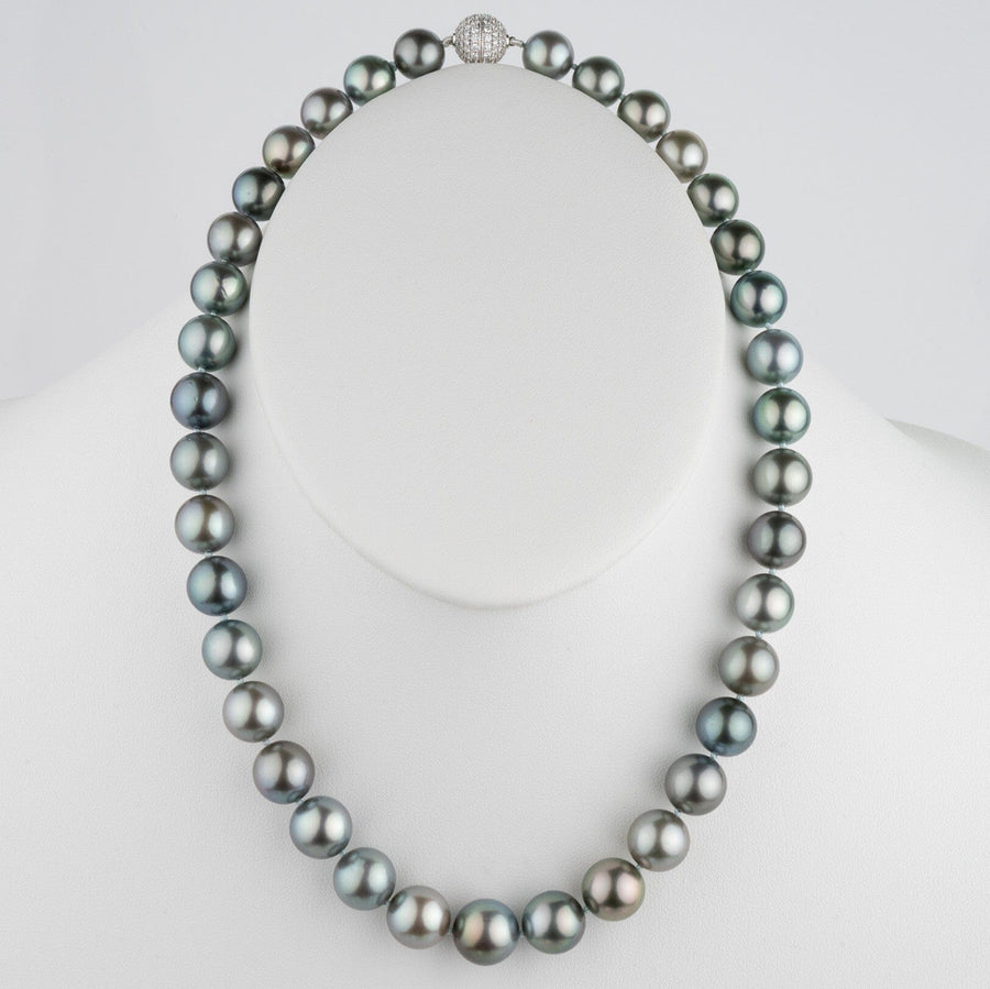 10.7–13.0 mm Fijian Pearl Necklace with diamond clasp