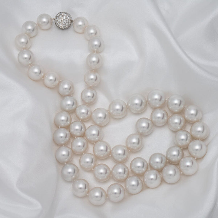 15.0–18.5 mm round white South Sea pearl and diamond necklace