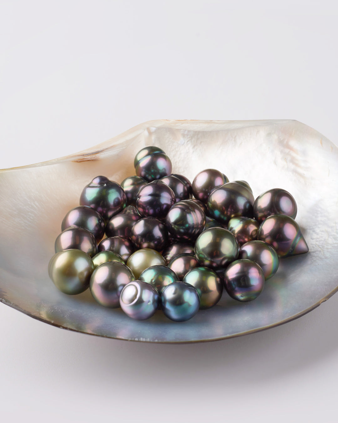 A collecting guide to natural and cultured pearls