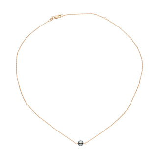 Delicate 8.0-9.0 mm Tahitian Pearl Solitaire Pendant necklace featuring a single dark grey tahitian pearl on an elegant yellow gold chain.